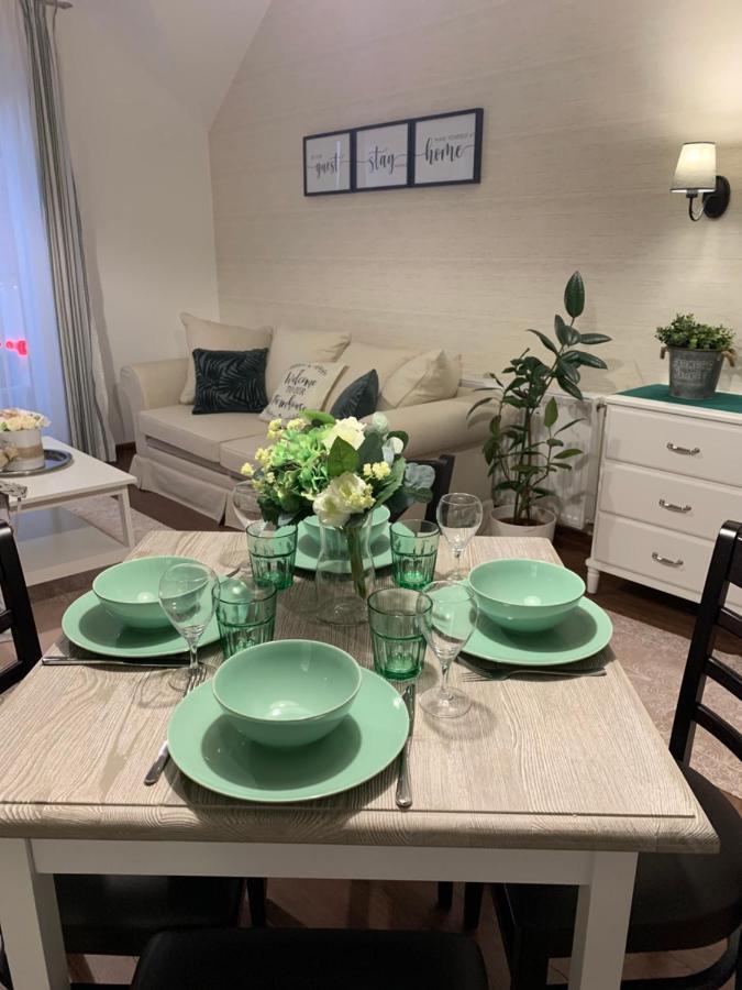 Monarchia Cottage Apartman Mosonmagyaróvár Esterno foto