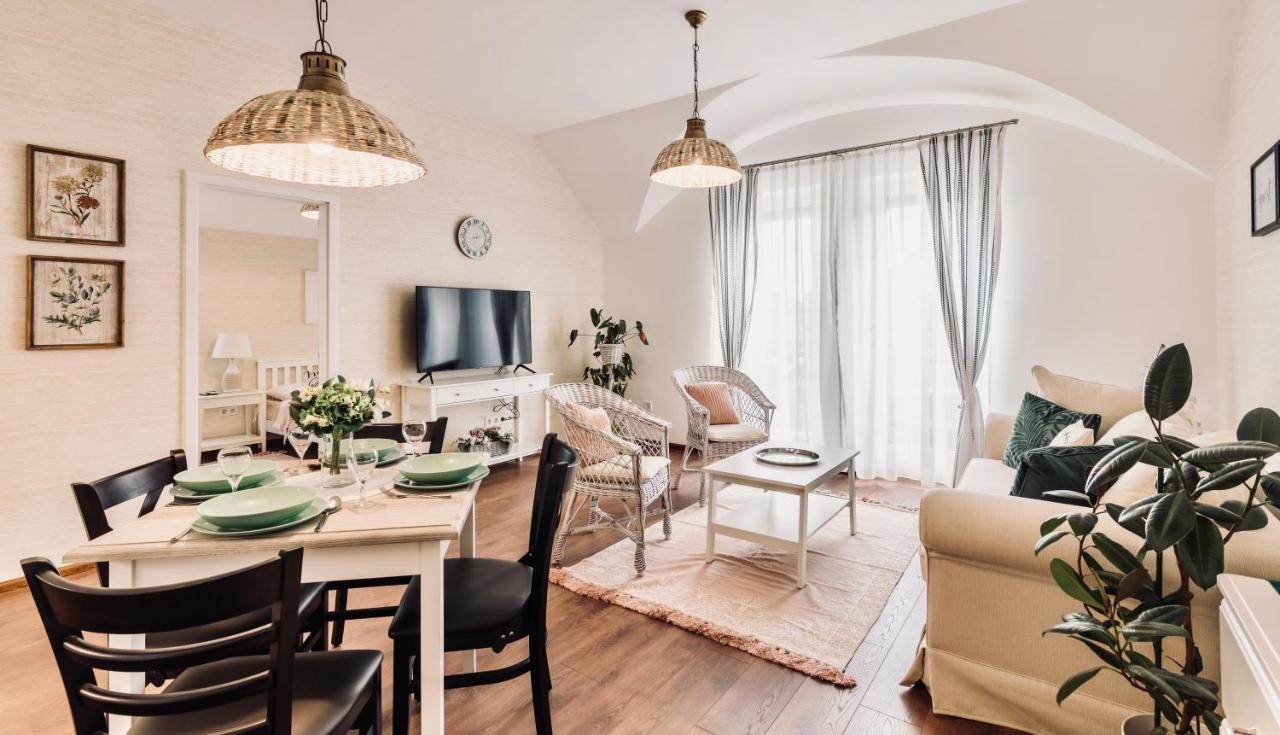 Monarchia Cottage Apartman Mosonmagyaróvár Esterno foto